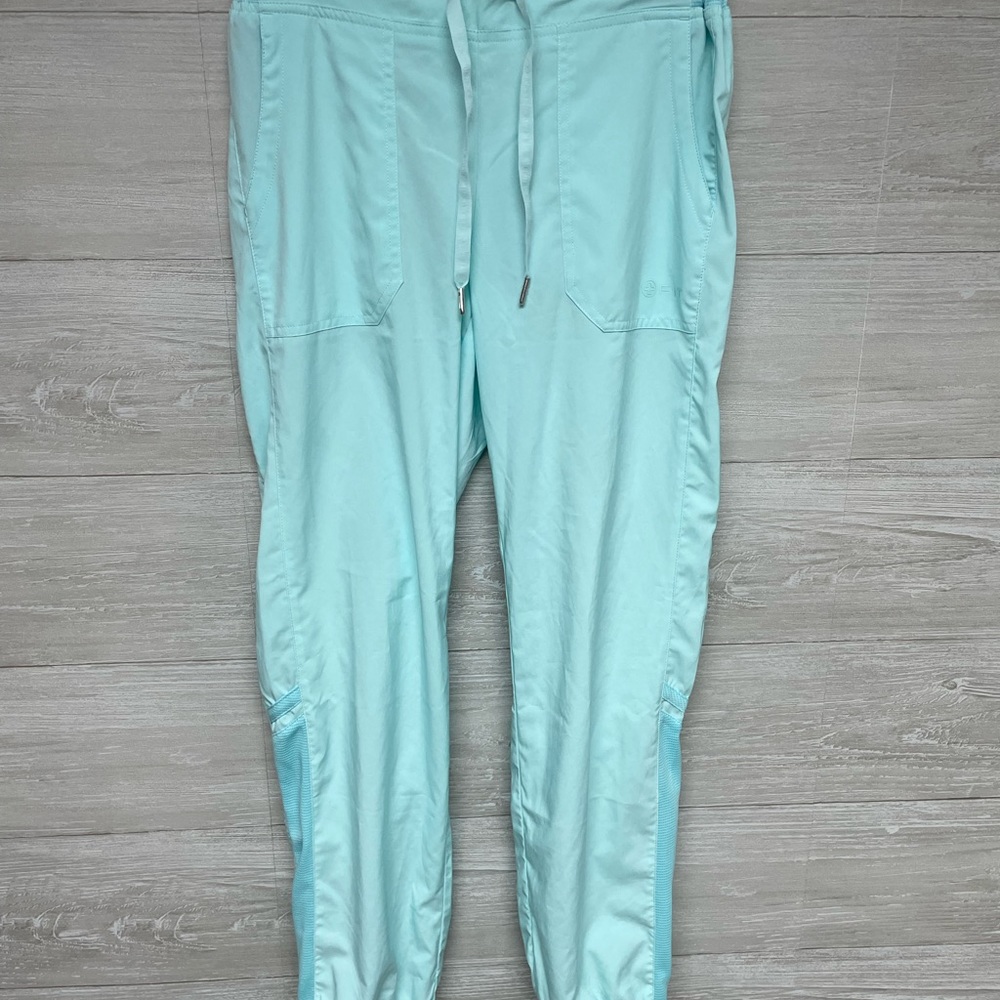 * | White Cross | scrubs. Size S.